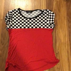 Red/checkered top